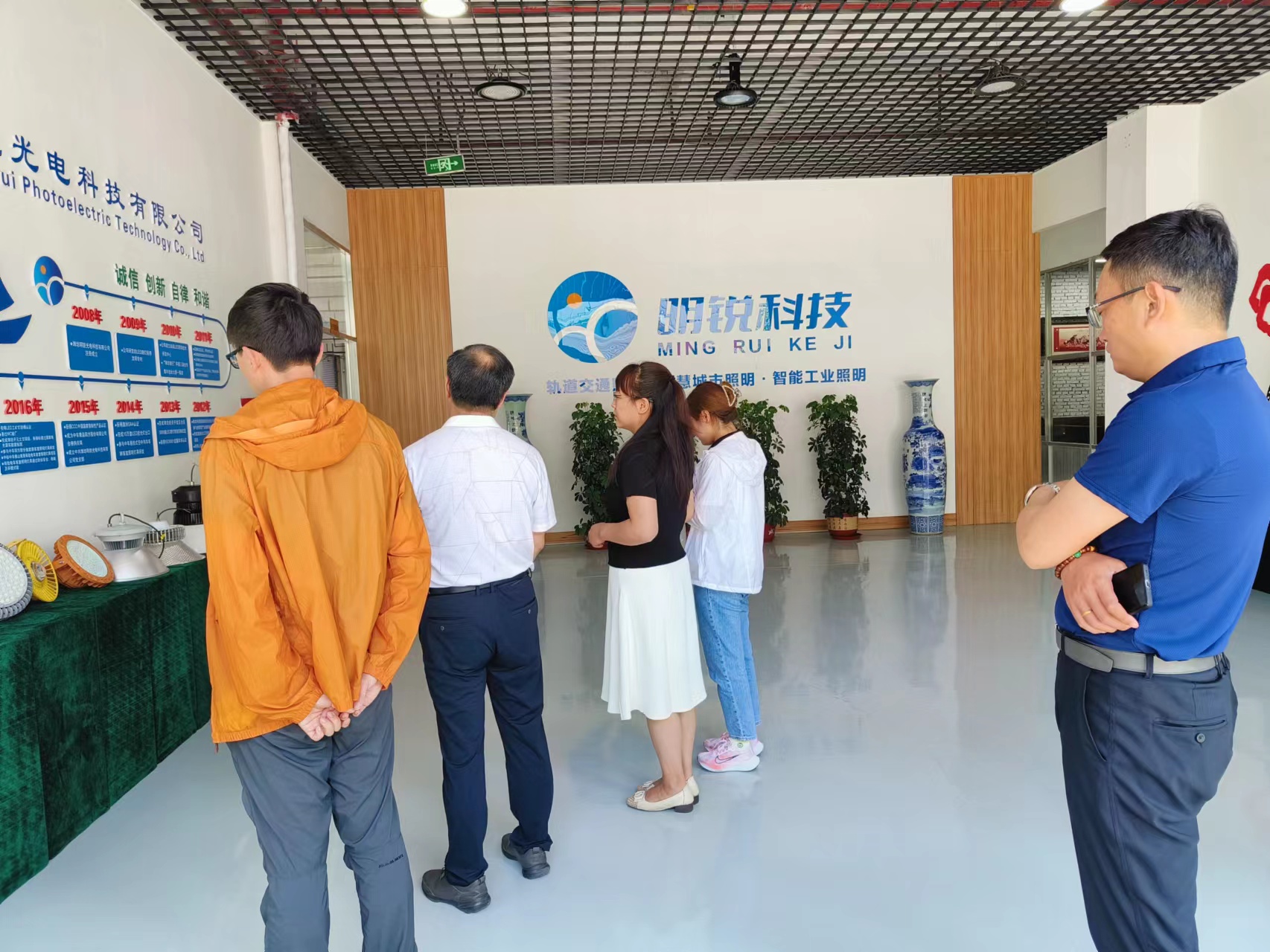 明惠朗工業(yè)照明