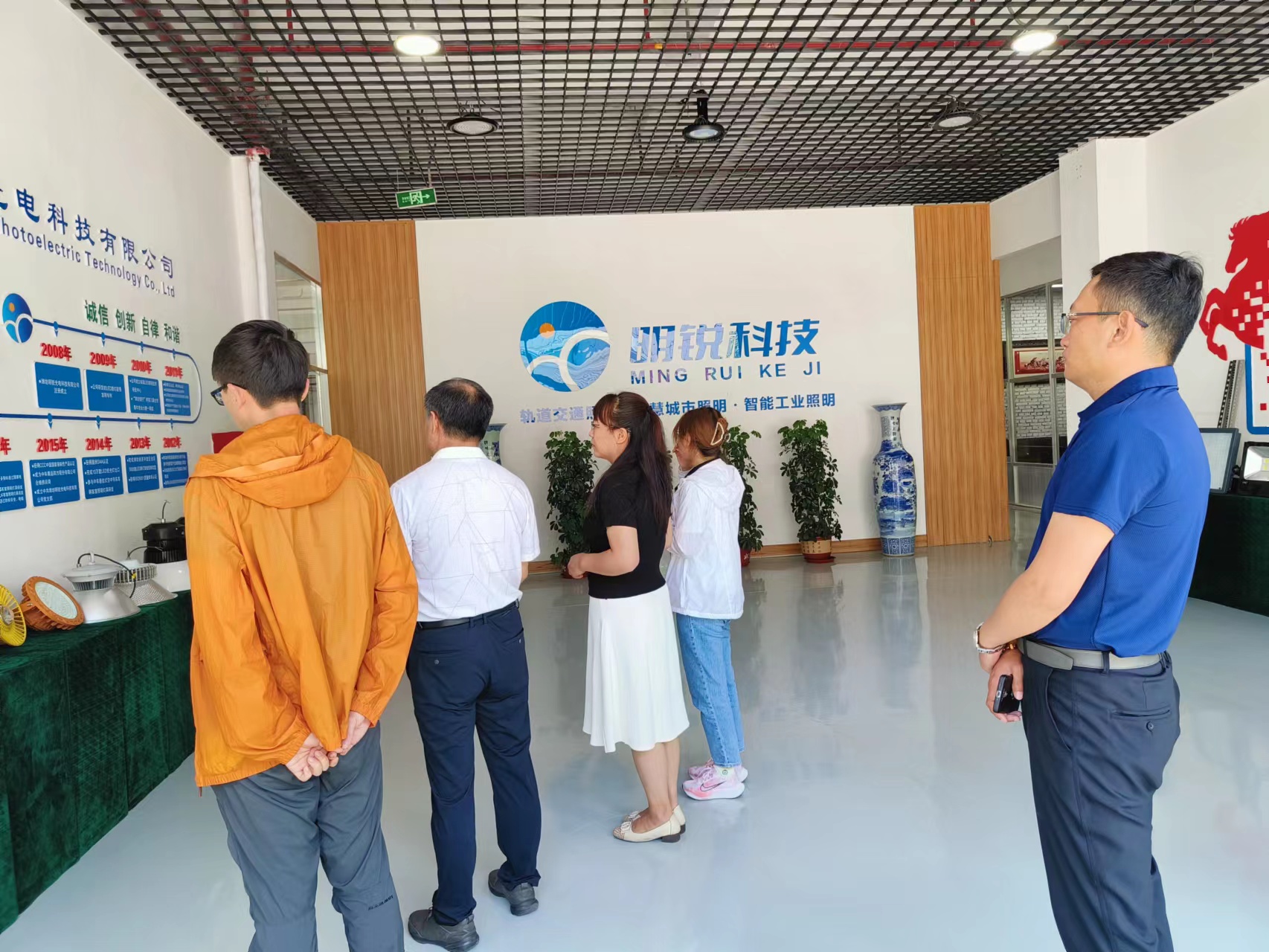 明惠朗工業(yè)照明